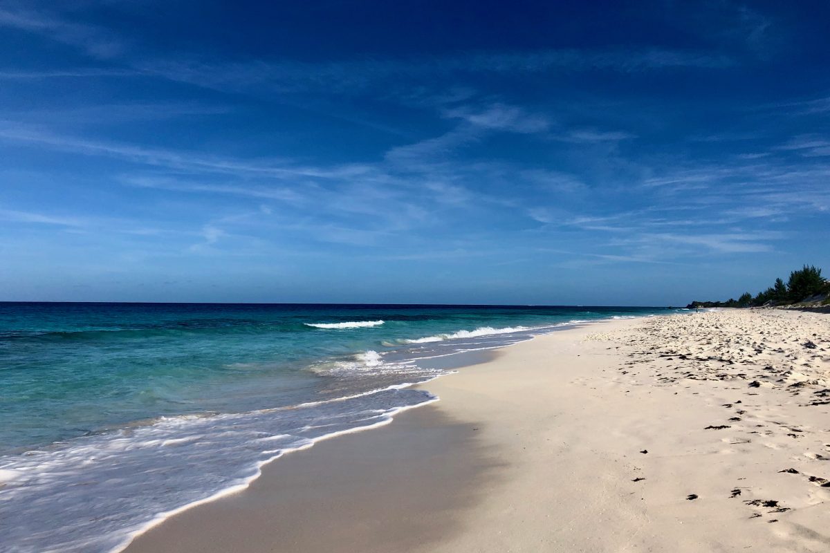 Pit stop in Great Guana Cay + Marsh Harbour