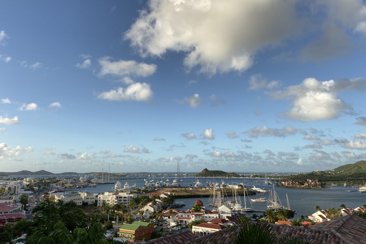 ST. Martin / ST. Maarten: a land with two faces